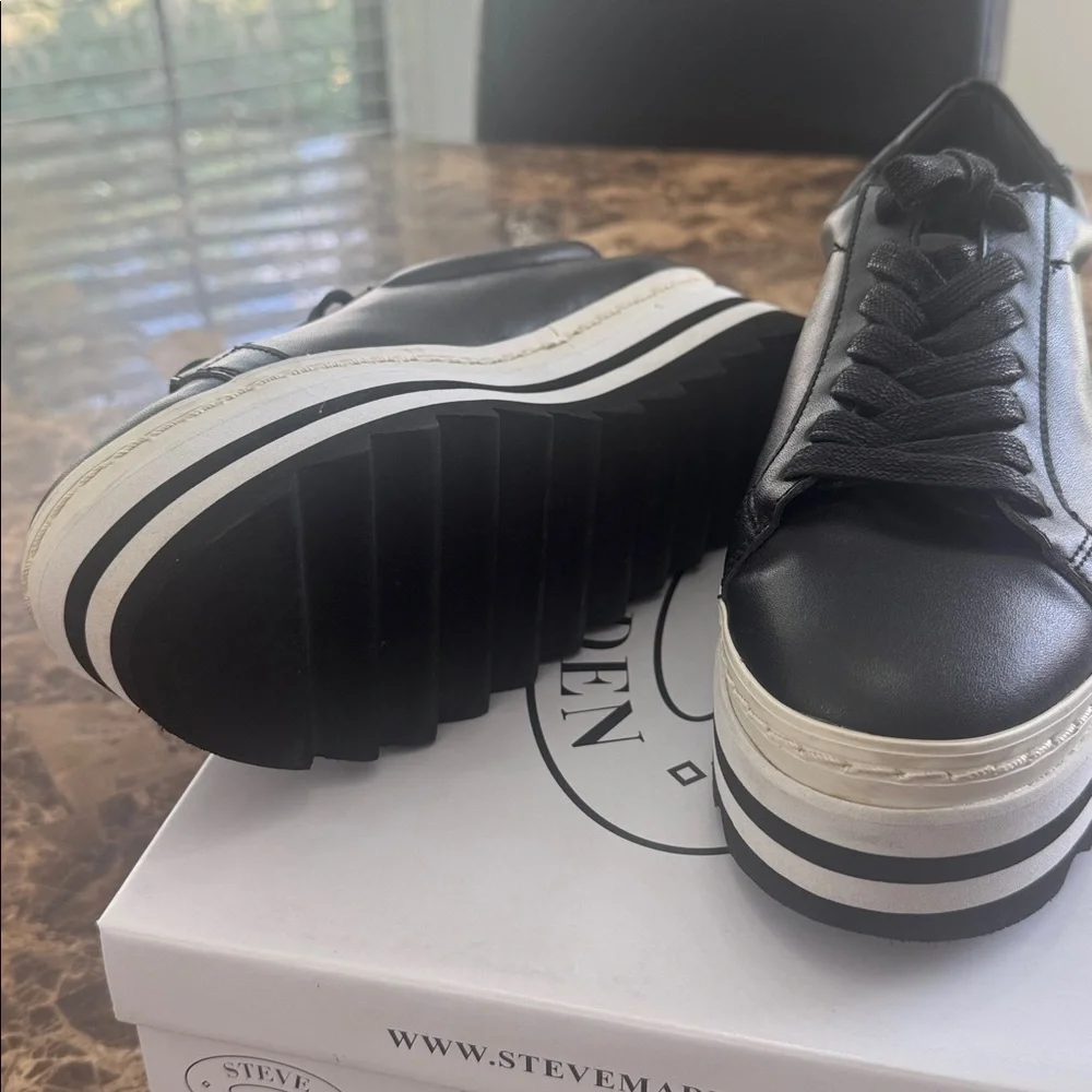 Platform Lace-Up Sneakers - Black - Picture 4 of 4